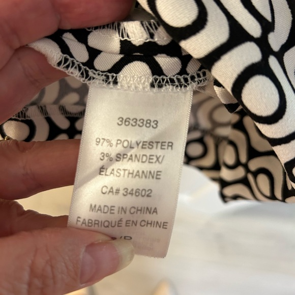 Woman’s shift dress - Picture 3 of 3